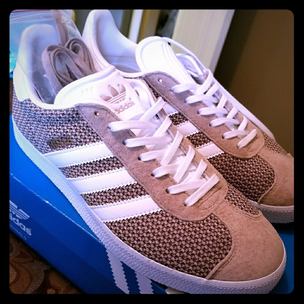 COPY - Adidas originals GAZELLE. NEW! vapour grey